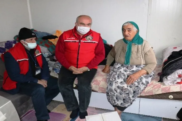 "Vefa"lı görevliler yaşlıların umudu oluyor