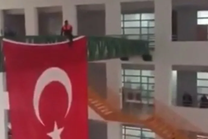 Büyükşehir'de intihar girişimi
