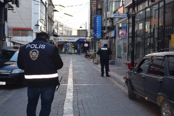Seyir halindeki otomobilden ateş açıldı: 1 yaralı