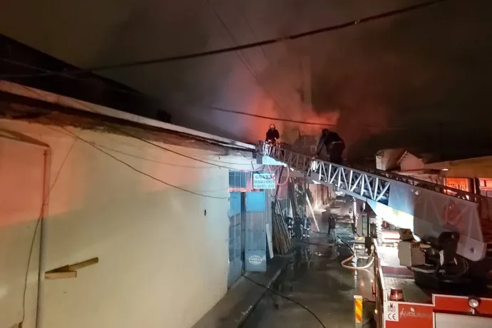 Malatya'da iş yeri yangını korkuttu