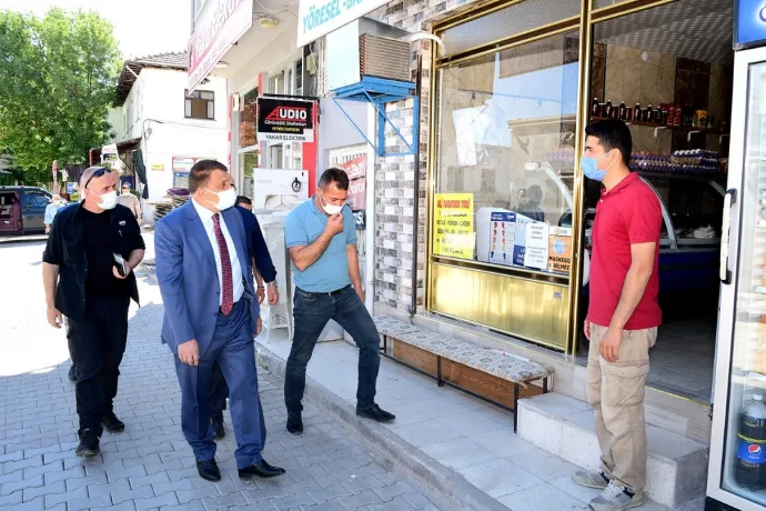 Başkan Gürkan, Eskimalatya Meydanında Esnaf Ve Vatandaşları Ziyaret Etti