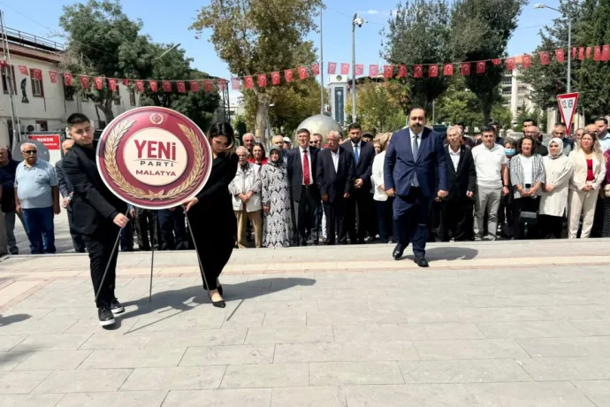YENİ Parti’den 30 Ağustos’ta İlk Çelenk
